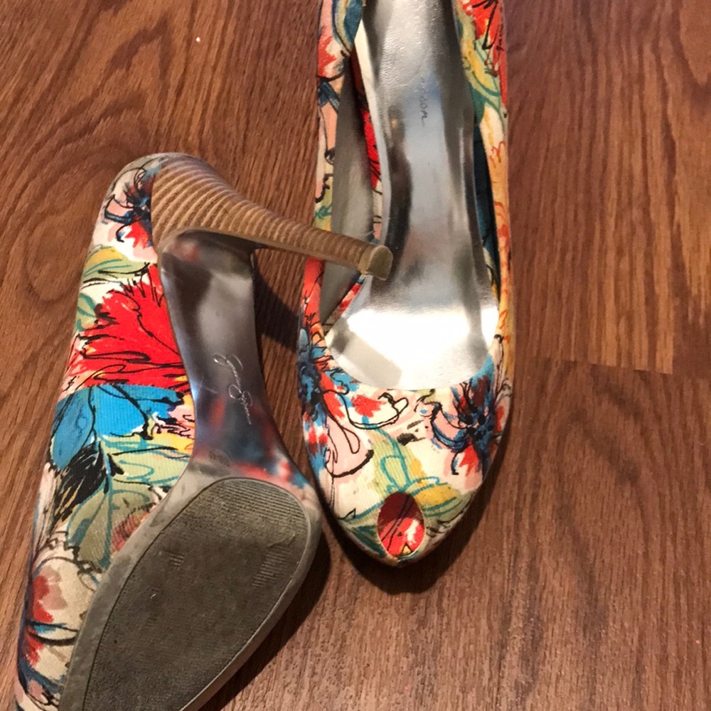 Peep toe heels. Multi colored.🚫 - Picture 3 of 3